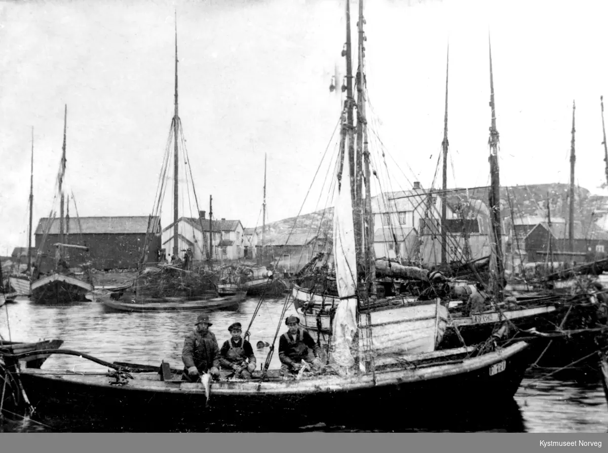 Sør-Gjæslingan, fiskebåter