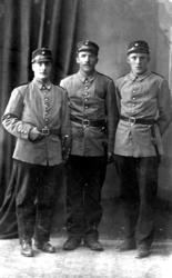 Fra venstre: Helge Nakling, Ingvald Larsen og ukjent