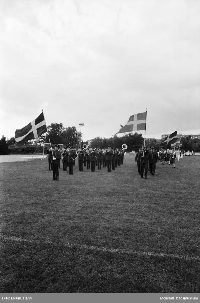 Nationaldagsfirande på Kvarnbyvallen i Mölndal, år 1984.

För mer information om bilden se under tilläggsinformation.