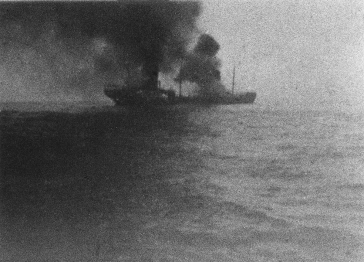 Torpederat den 9 april 1940. Av besättningren 31 man, omkom 1 man. Efter torpderingen.