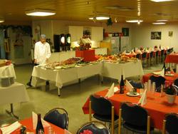 Maten er servert og julestemningen på plass første juledag p