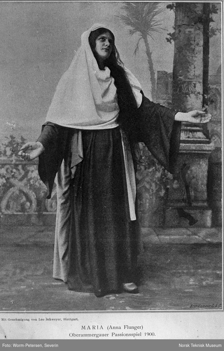 Skuespilleren Anna Flunger, som fremstilte Maria i pasjonsspillet, 1900