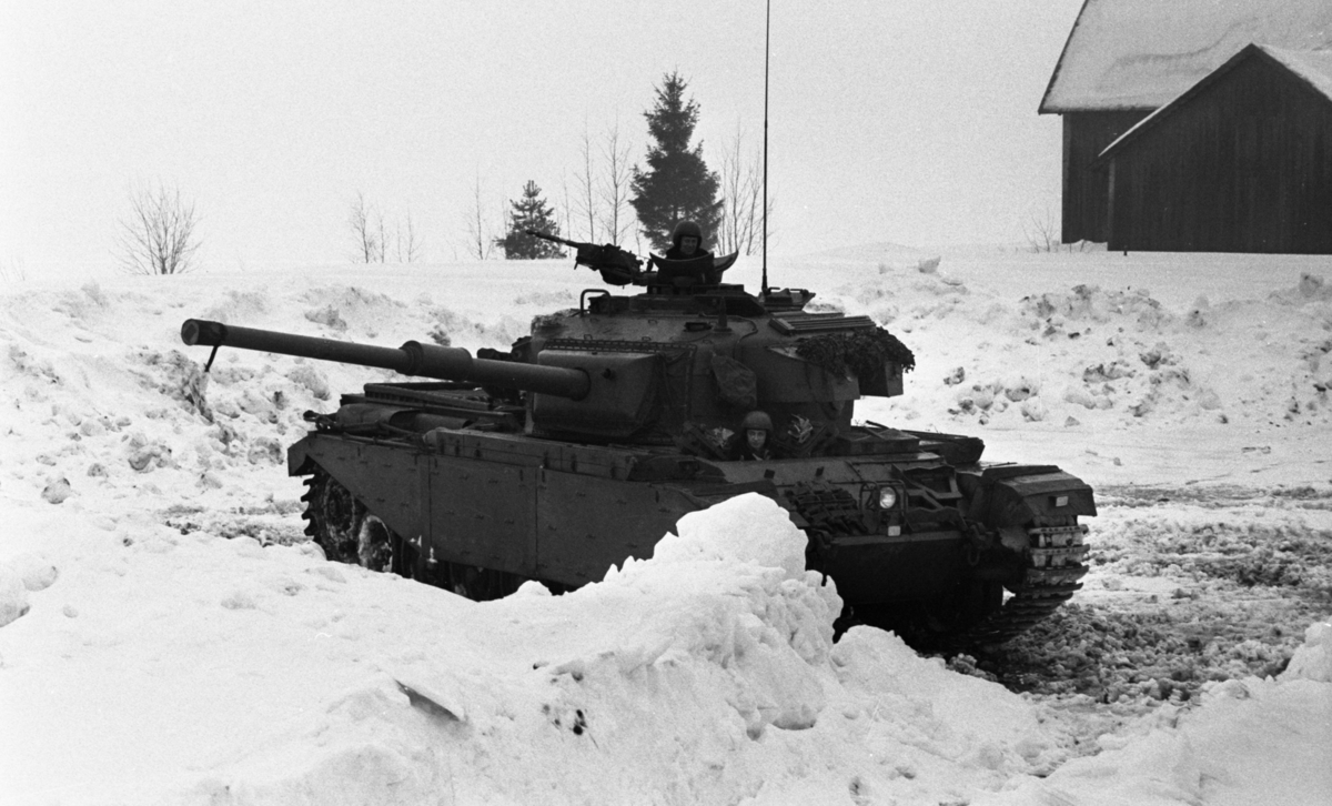 Fängelse, 1 mars 1966

Militärövning Villingsberg med en Stridsvagn 101 (en Brittisk Centurion Mk 10).