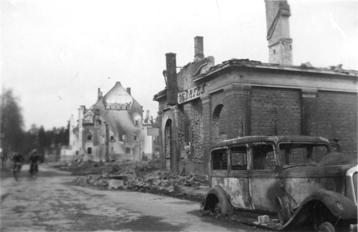 Leiret etter bombingen,april 1940,ruiner