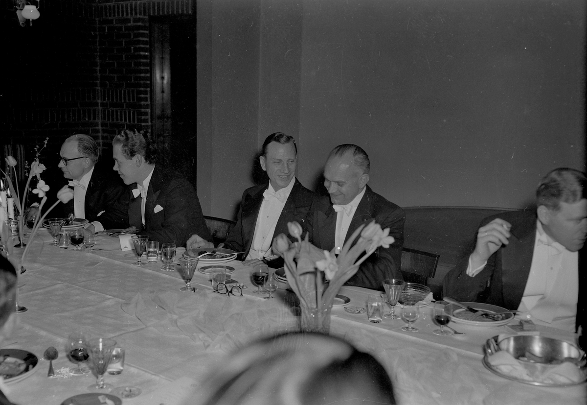 Middagsselskap i Kunstindustrimuseet og Handelsstandens Hus