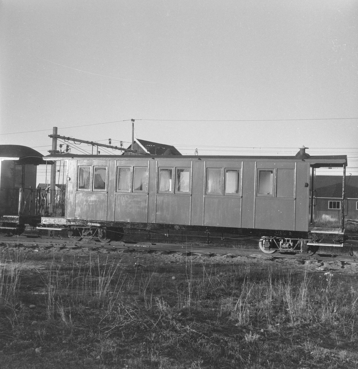 En del av Urskog-Hølandsbanens vogner ble hensatt ved Sørumsand Verksted etter banens nedleggelse. Vognene ble senere overført til museumsbanen.