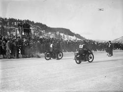 Mjøsløpet 1933, Motorsykler med menn. Mennesker.