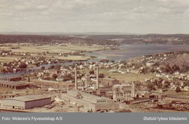 Greaker Cellulosefabrikk A/S på Greåker i Tune, Rolvsøysund bru i ...