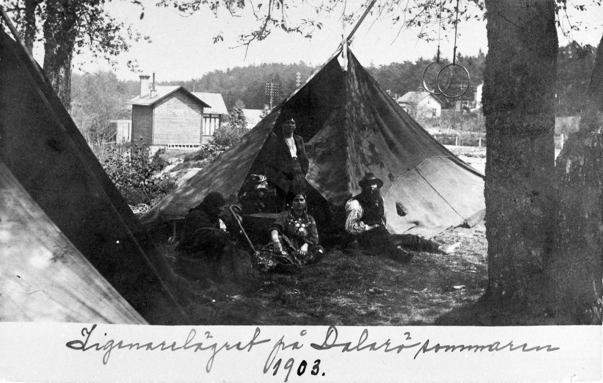 Romsk boplats. "Zigenarlägret på Dalarö sommaren 1903".