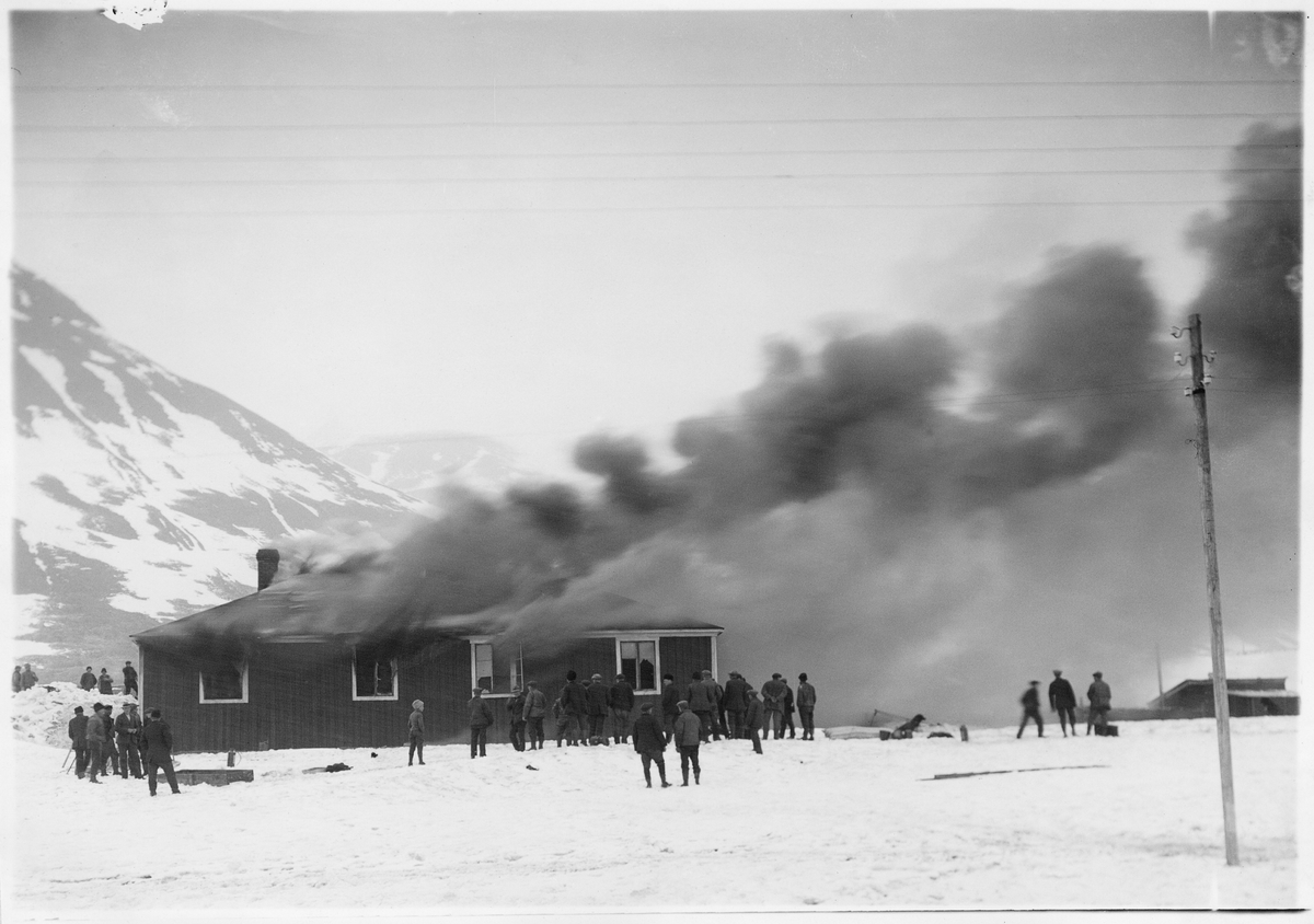 Sveagruvan på Spetsbergen. Hotande eldsvåda i samhället 1919.