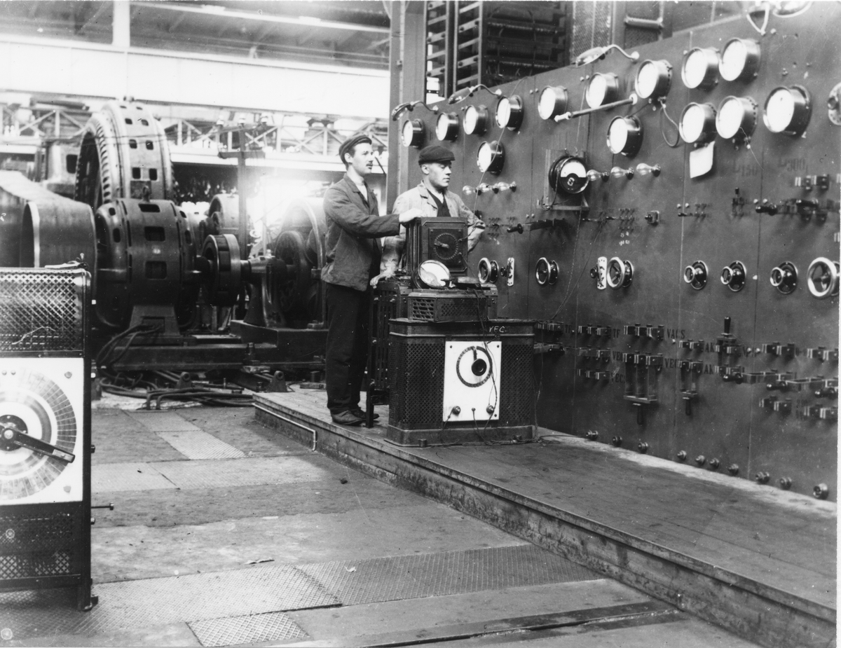 Provning av generator vid början av 1900-t i ASEAs verkstad Emaus.