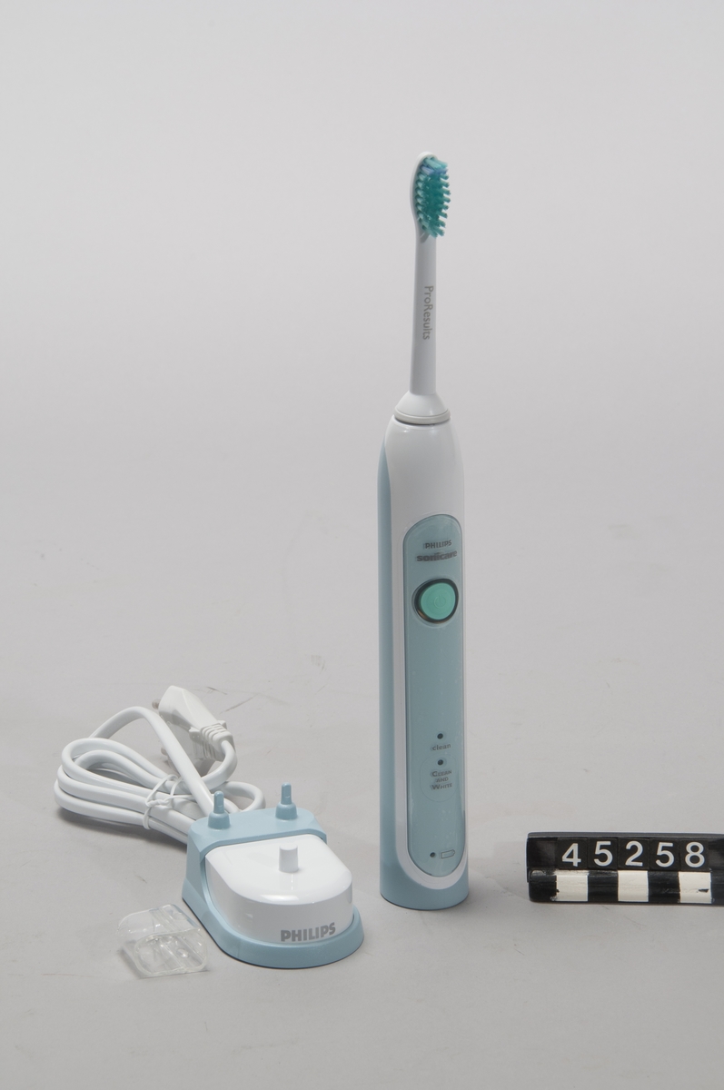 Elektrisk tandborste Philips Sonicare modelll HX6711/02 märkt HX6710 110905  Med laddare  100-240V ac 50-60 Hz, 0,4-1,4W Obegagnad, i originalkartong  Borste märkt "Pro Results".