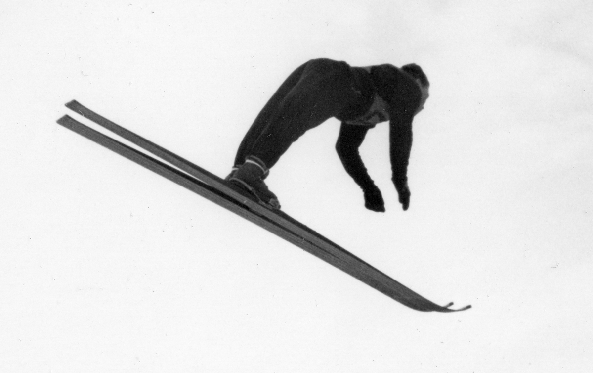 Norwegian ski jumper Arnholdt Kongsgård in OG Garmisch 1936