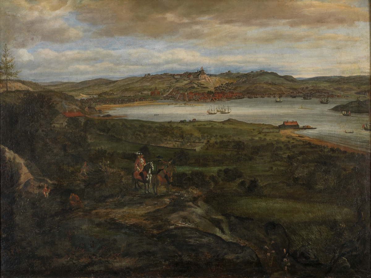 Utsikt over Fredrikshald (Halden), med åser, skoger, vann, båt, gårder