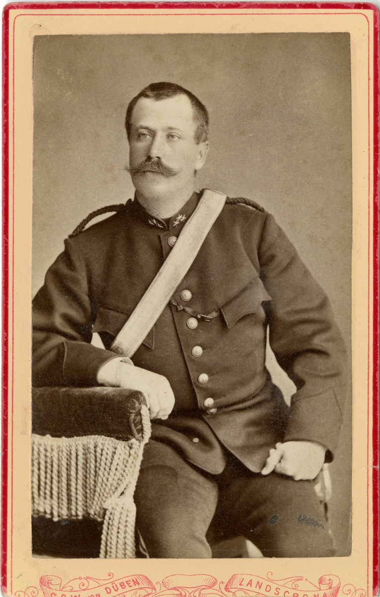 Porträtt av Gustaf Fredrik Fredrikson, officer vid Wendes artilleriregemente A 3.

Se även bild AMA.0021883.