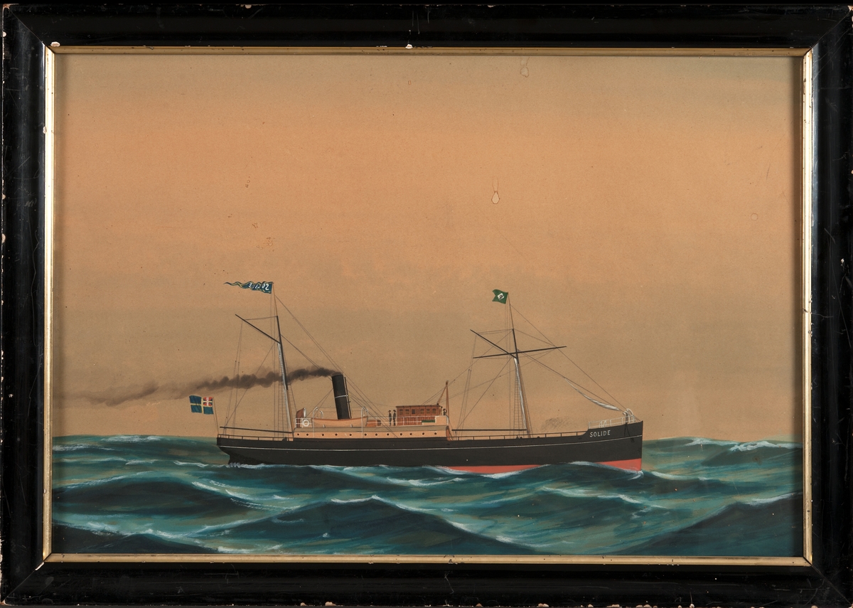 Ångfartyget 'Solide” Svart skrov, skonertriggad samt svart skorsten med vit rand. På förtoppen Neptuniordens flagg; på stortoppen namnvimpel. I aktern svensk flagga med unionsmärke.