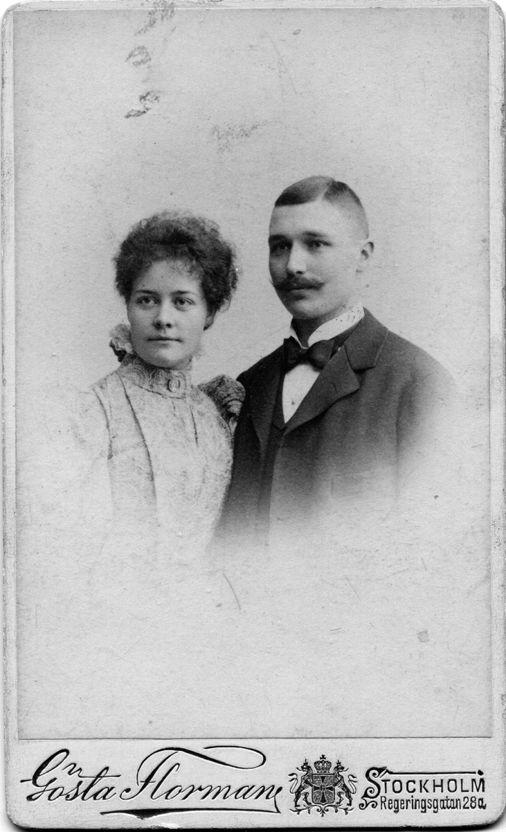 Anna Charlier och Nils Strindberg, förlovningsbilden.