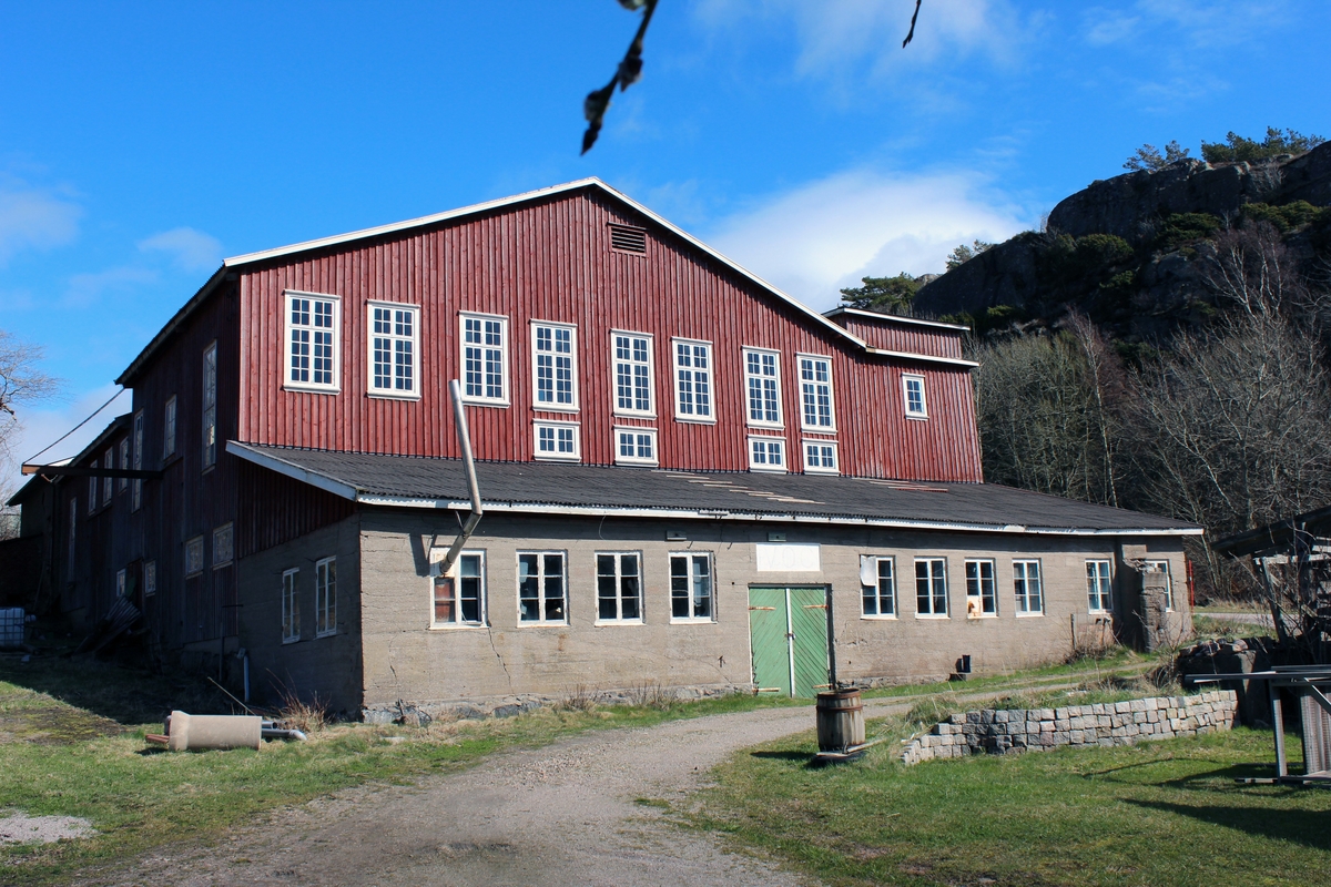 Oxevik, Guanofabriken.