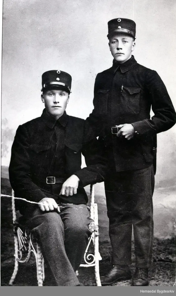 Frå venstre: Knut O. Flaget (1902-1986) og Olav K. Berg (1902- ...), båe frå Hemsedal.
