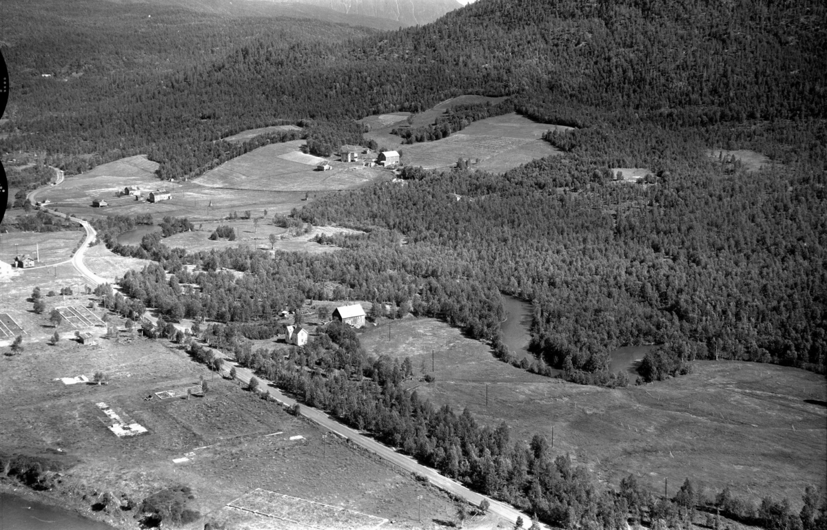 Flyfoto: Lundamo og Joramo i Salangsdalen 1956 - Midt-Troms Museum ...