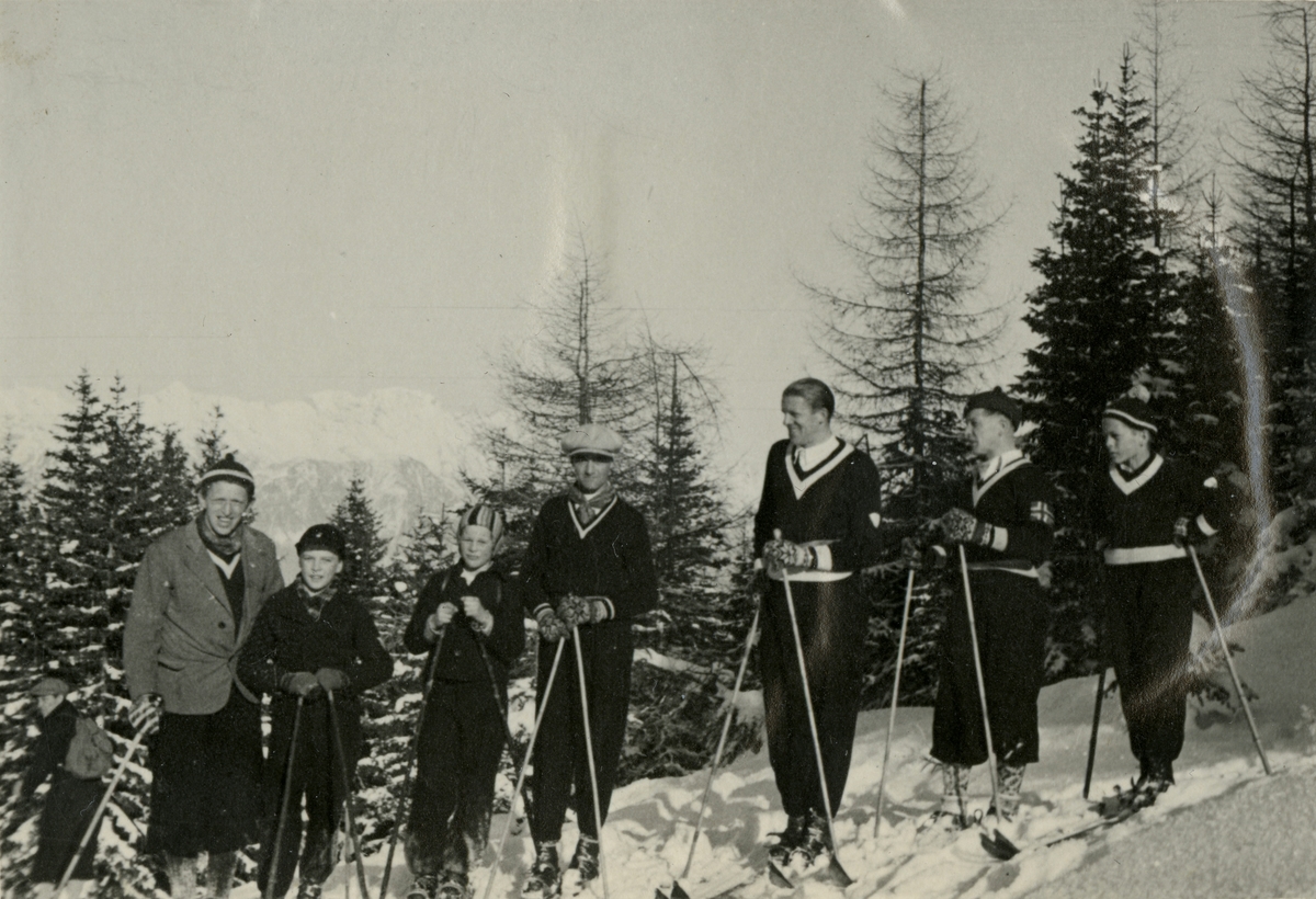 Young and mature Kongsberg skiers