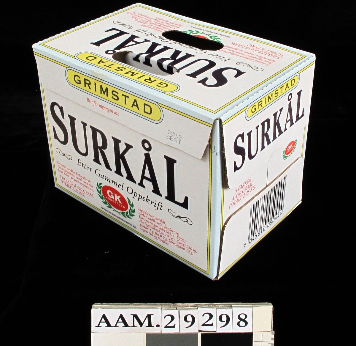 Eske av kartong, til 5 pakker surkål à 450 g. 3 sider med vareopplysninger og firmalogo, kortsidene med  strekkode.