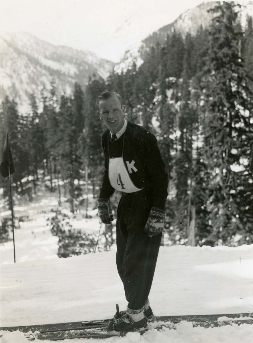Sigmund Ruud med hoppski i Tyskland Norsk Bergverksmuseum