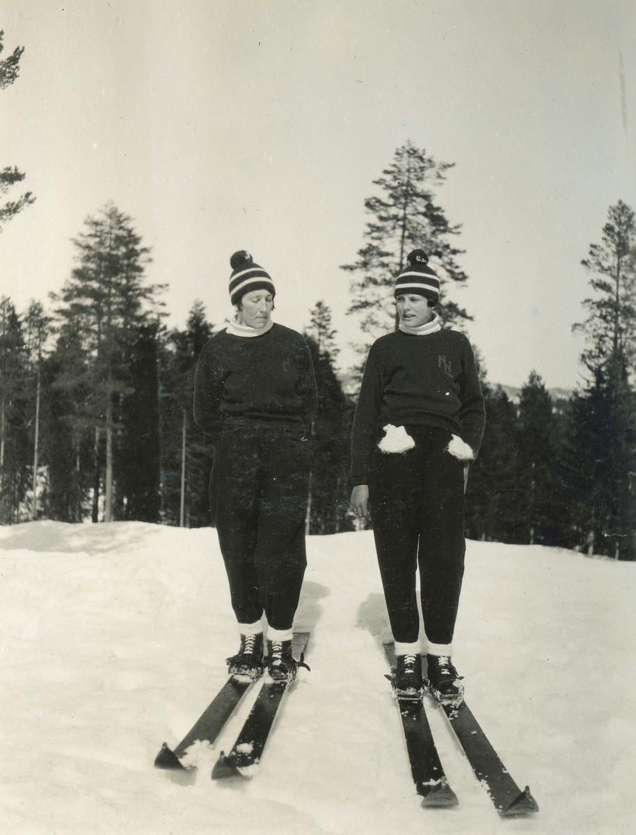 Johanne Kolstad og Hilda "Nusse" Braskerud.