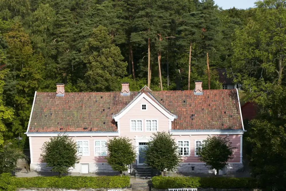 Prestegård fra Leikanger