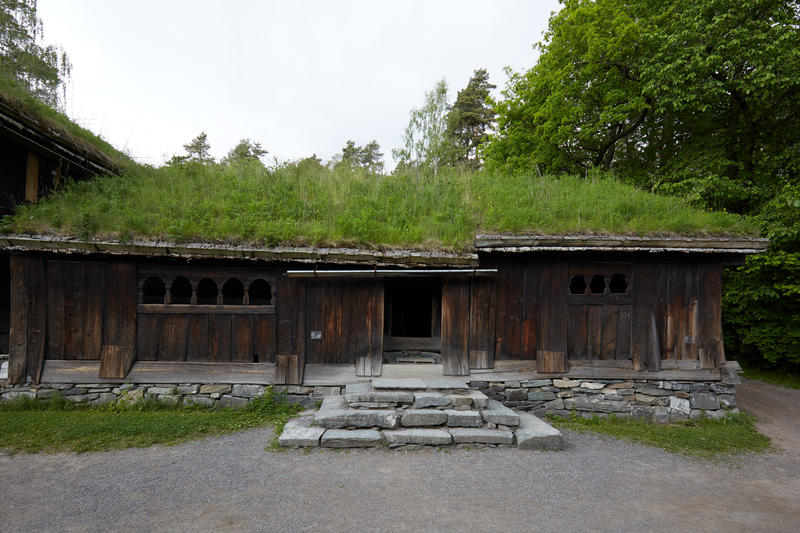 Stue fra Kjelleberg i Valle. Årestue og peisestue.