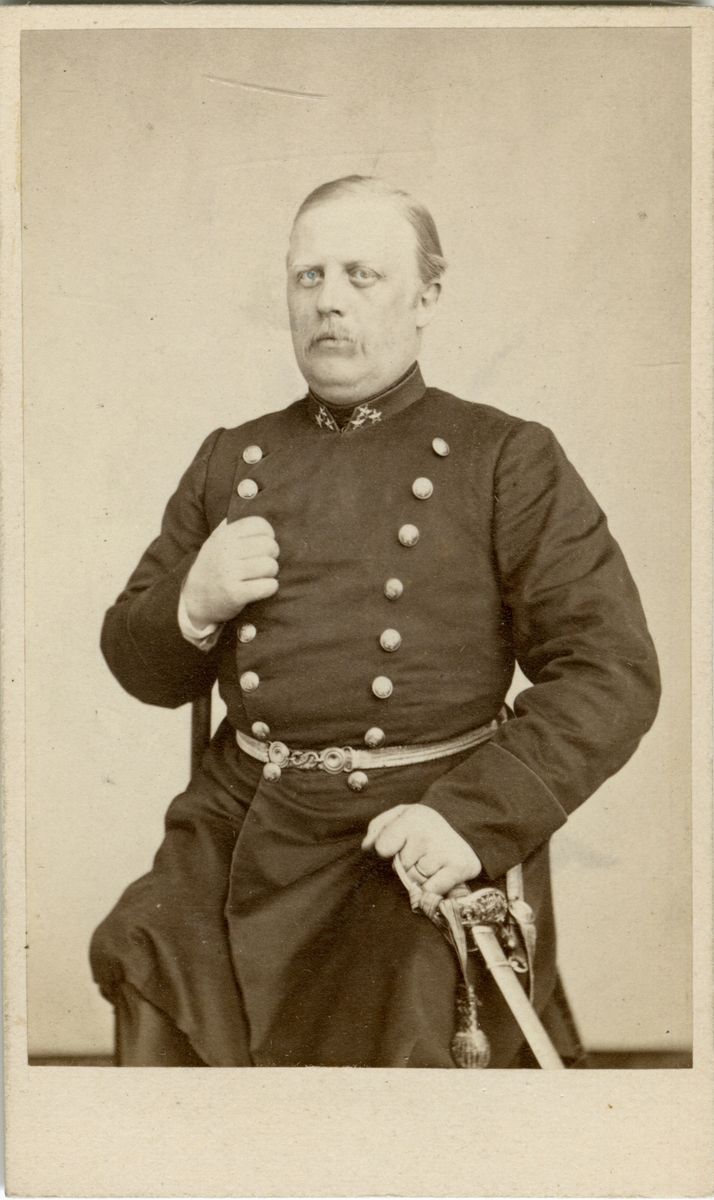 Porträtt av Sten Carl Emil Hjalmar von Heland, löjtnant vid Jönköpings regemente I 12.