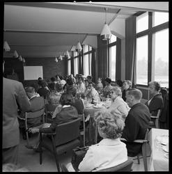 Besøk av husmorlag for distriktet.