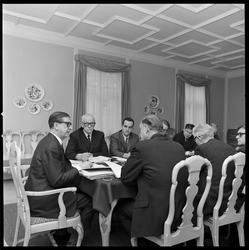 Legemøte på Admini. Dr. Thiis-Evensen.