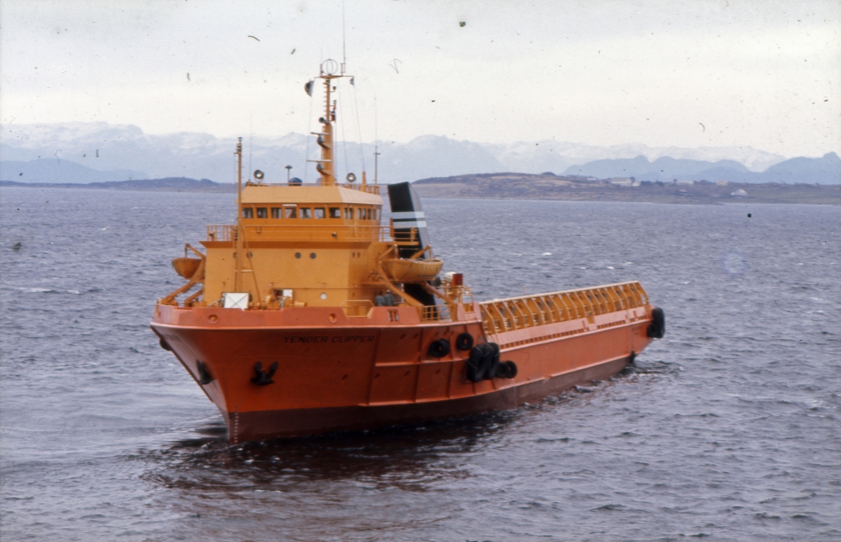 M/S ‘Tender Clipper’ (b. 1974, Ulstein Hatlo A/S, Ulsteinvik), i Peterhead.