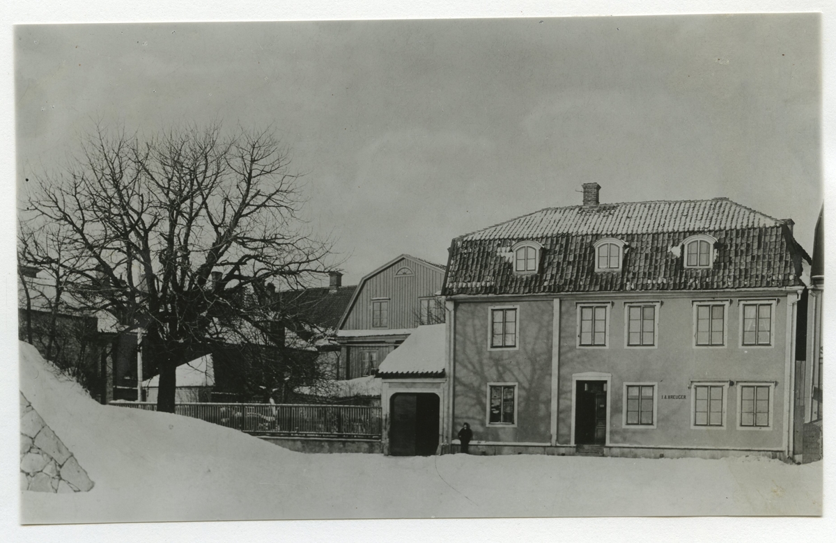 Kreugerska gården. Omkring 1890. Porten flyttades 1893.