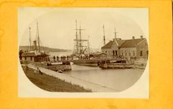 Kanalen i Moss. Den første kanalbrua, skyvebrua, bygd 1855. 