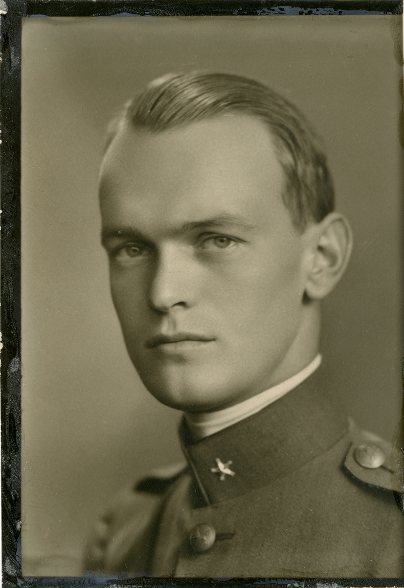 Porträtt av Gret Ingvar Nilsson, kapten vid Hälsinge regemente I 14.