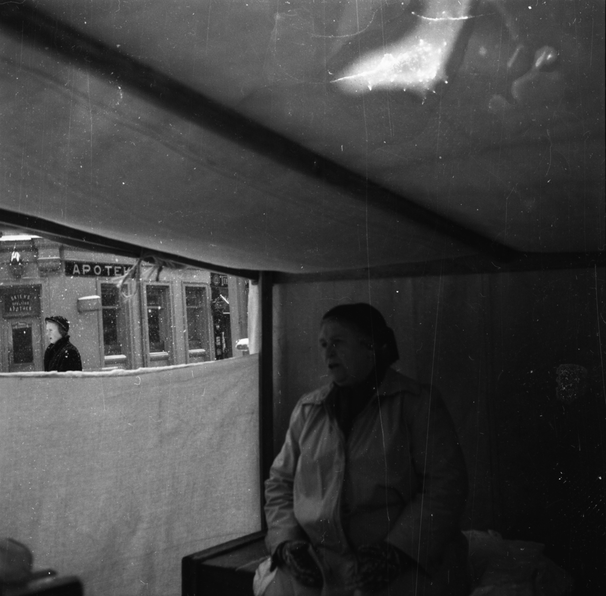 Vardens arkiv. "Marken åpnes"  23.02.1954