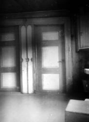 Gjenstandsfoto. Kiste. Fra Nordmøre Museum sin fotosamling. 