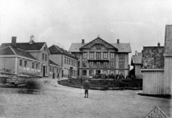 Torget på Kirkelandet i Kristiansund. Her ser vi Bernstorffs