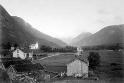 Parti fra Vistdalen i Nesset kommune, hvor vi ser Vistdal ki