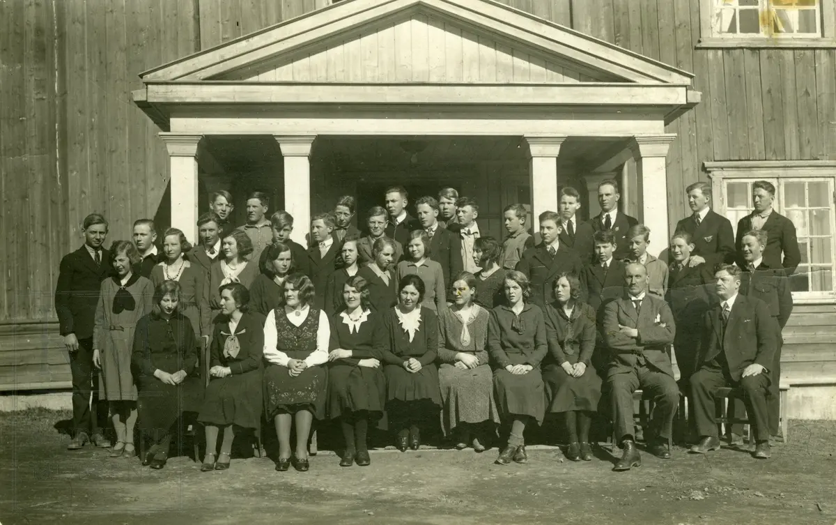 Skoleelever og lærere ved Vestoppland Folkehøgskole