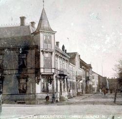 "No 19 Skolegaden Christiansund N." Fastinghjørnet. Fotograf