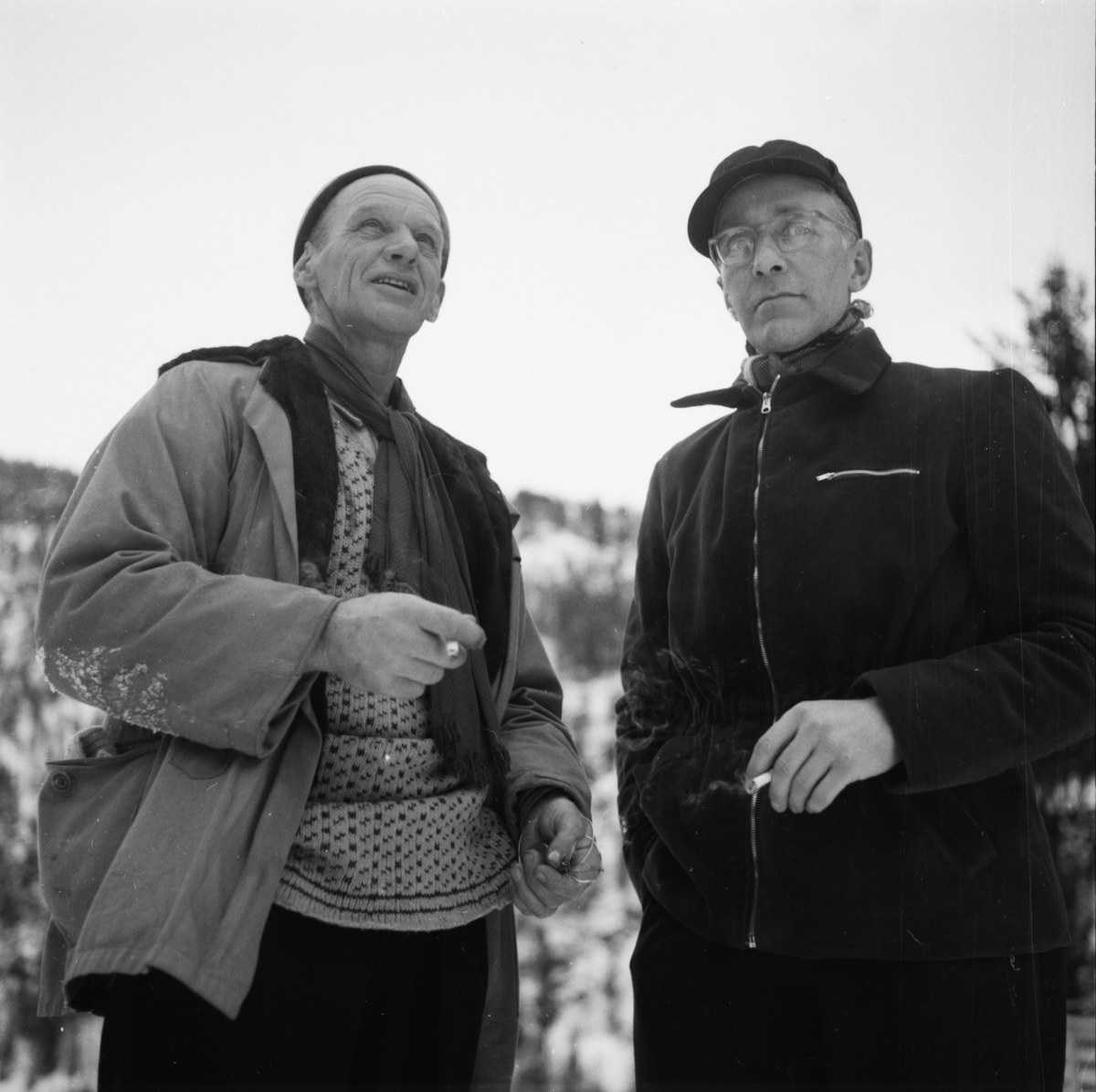 Vardens arkiv. "Foran Kviteseid Idr. landsrenn 25-27-28 d.m."  03-04.02.1954