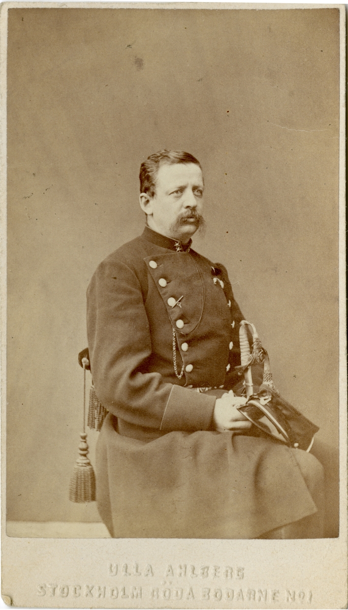 Porträtt av Johan Zacharias Josua Ture Gustaf Rudbeck, major vid Andra livgardet I 2.
Se även AMA.0008322.