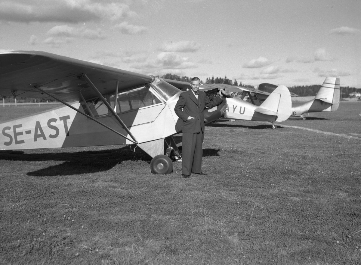 Flygplan plåtade år 1947.