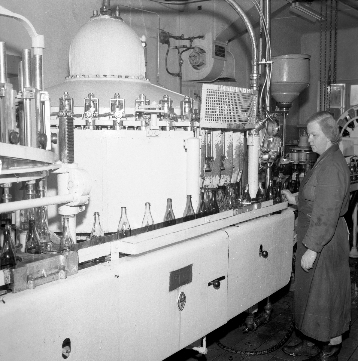 Bildsvit från kooperativt ägda Vattenfabriken Värmland, Väse daterad 19510404.