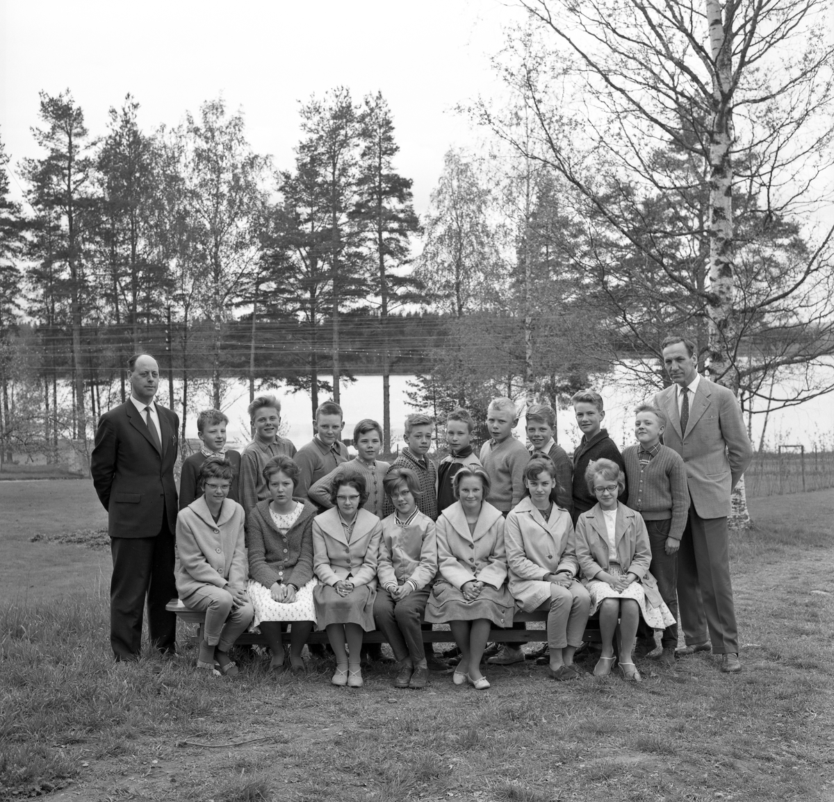 Fiskevik skola, Ottebol med lärare Andreasson den 15 maj 1961.