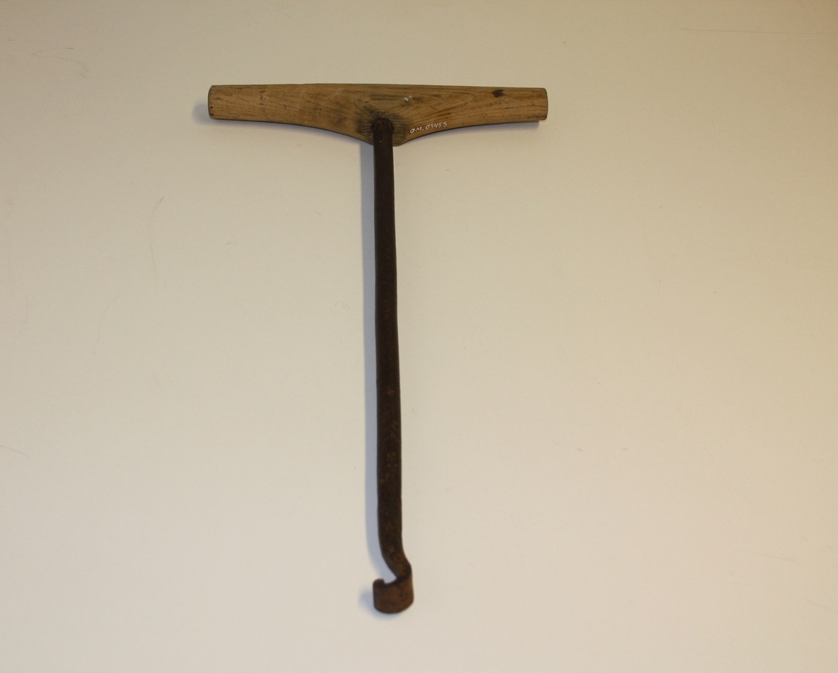 Avlang med T forma handtak og krokforma skjæreblad