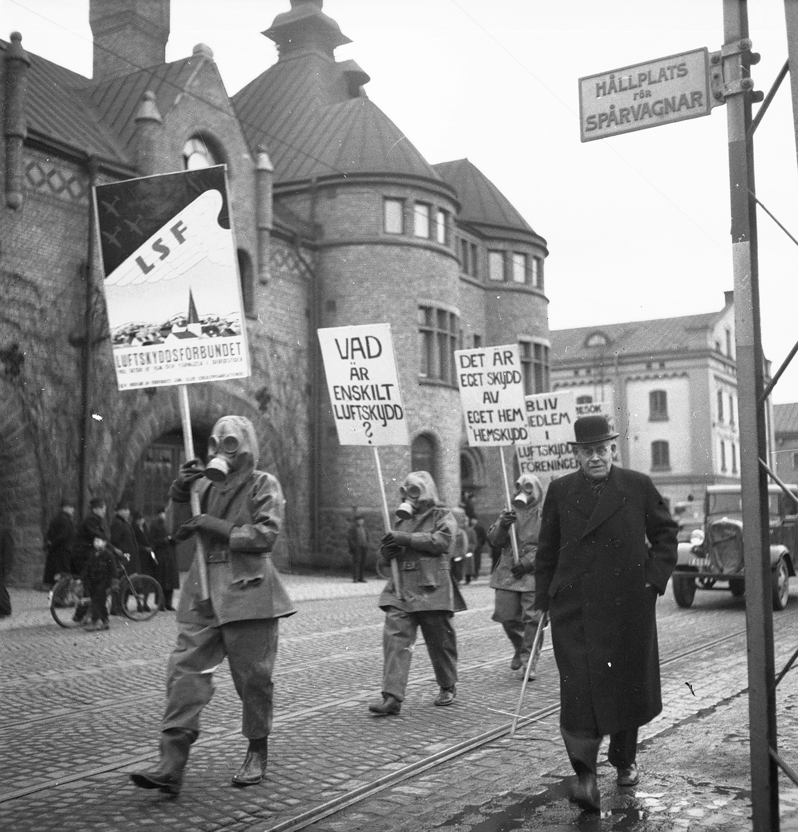 Luftskyddsreportage. Februari 1939. Reportage för Arbetarbladet. "Hållplats för Spårvagnar".









